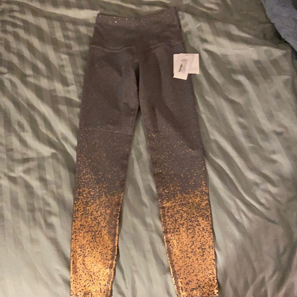BEYOND YOGA LEGGINGS - NWT